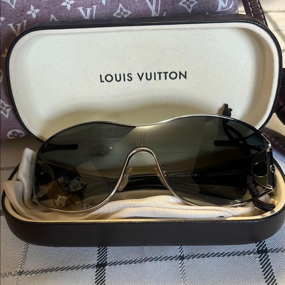 Louis Vuitton Silver and Black Sunglasses - Picture 1 of 1